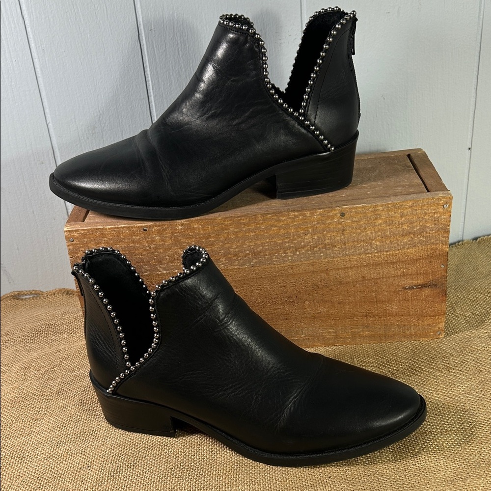 Steve Madden Laramie Black Leather Ankle Boots with Silver Studs